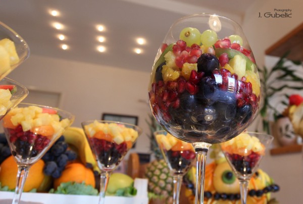 VOĆNI KUTAK aranžmani i dekoracija od voća